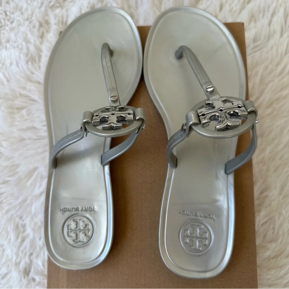 Tory Burch Mini Miller Women’s Metallic Silver Jelly Thong Sandals Size: 5